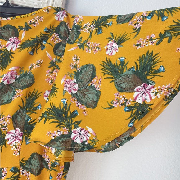 SHEIN Gold Floral Jumpsuit - Picture 5 of 8